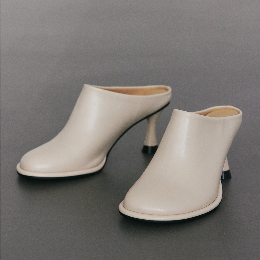 NWOT Round Toe Leather Mule, Chai Tea from Source Unknown Size 7